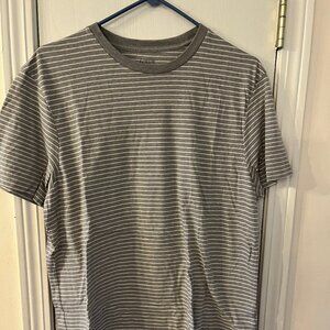 Mens T-Shirt L New WITHOUT Tags